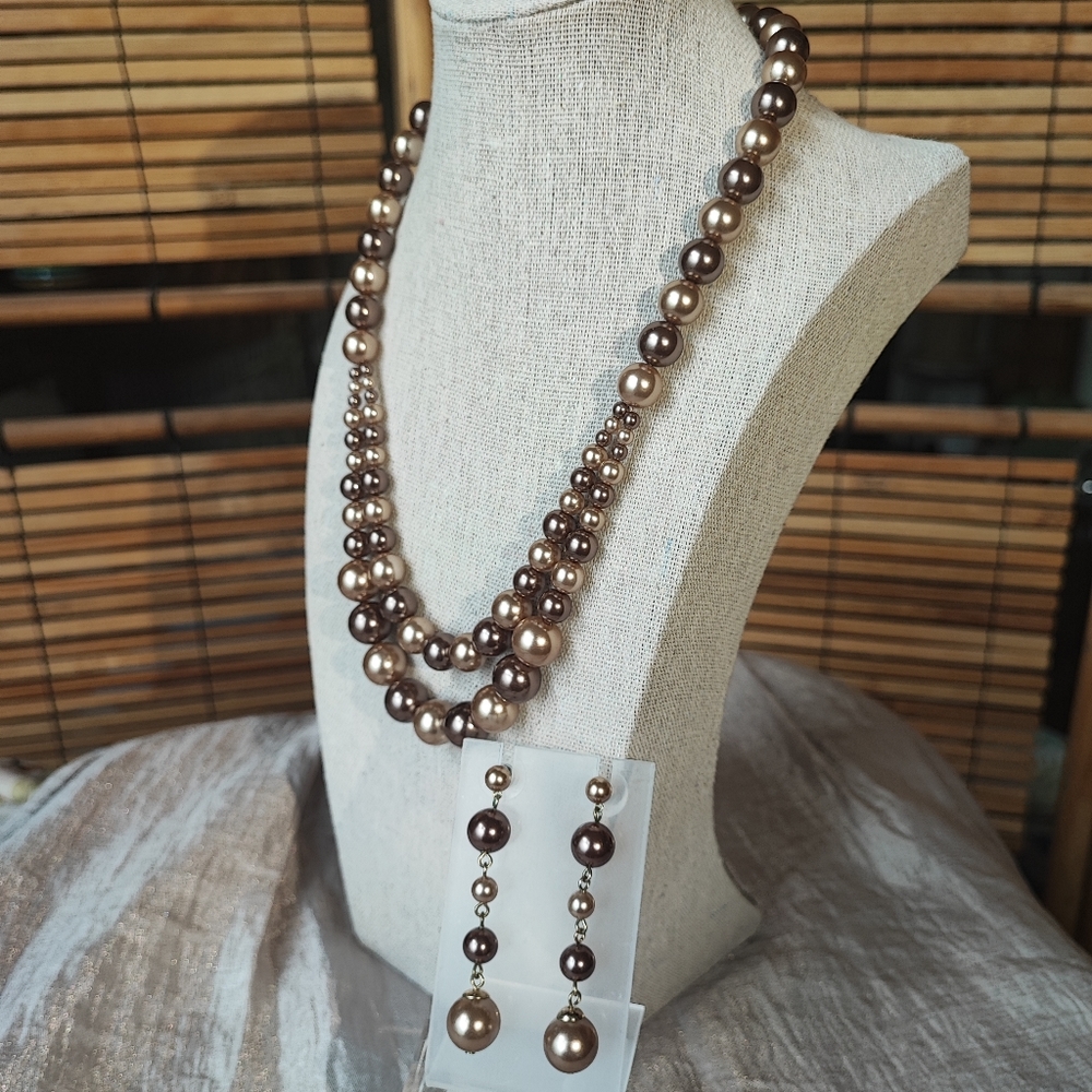 RMN Roman Faux Pearl Brown Champagne Necklace and Earrings Set Silver Tone EUC
